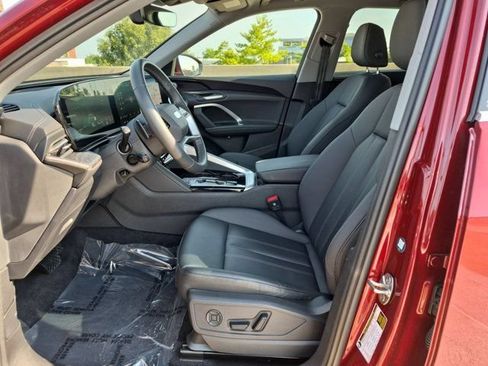 Certified 2025 Audi Q5 Premium w/ Convenience Package AWD/4WD image 9