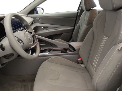 Used 2023 Hyundai Elantra SEL w/ Preferred Accessory Package FWD image 17