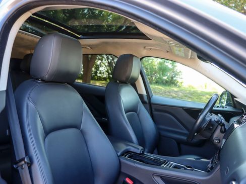 Used 2020 Jaguar F-PACE Premium AWD/4WD image 20