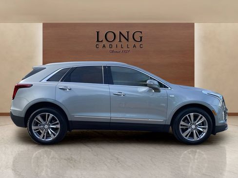Certified 2025 Cadillac XT5 Premium Luxury w/ Technology Package AWD/4WD image 6