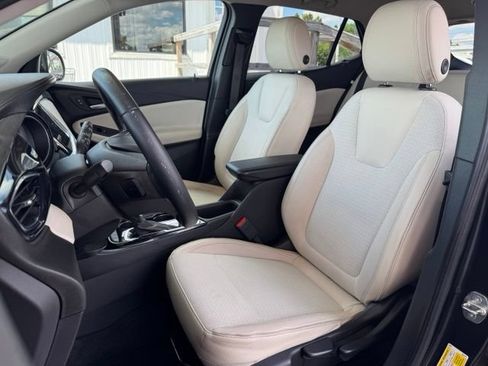 Used 2021 Buick Encore GX Preferred w/ Sport Touring Package FWD image 18
