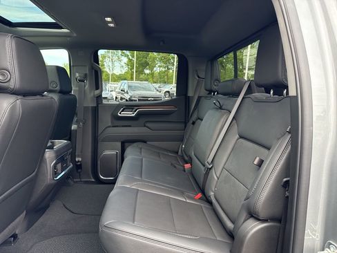 Used 2026 GMC Sierra 1500 Denali w/ Denali Reserve Package AWD/4WD image 13