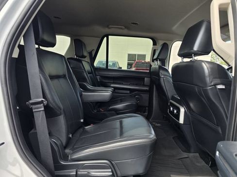Used 2024 Ford Expedition XLT AWD/4WD image 31
