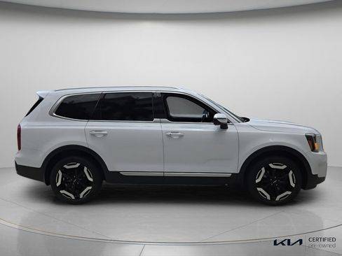 Certified 2024 Kia Telluride S FWD image 4