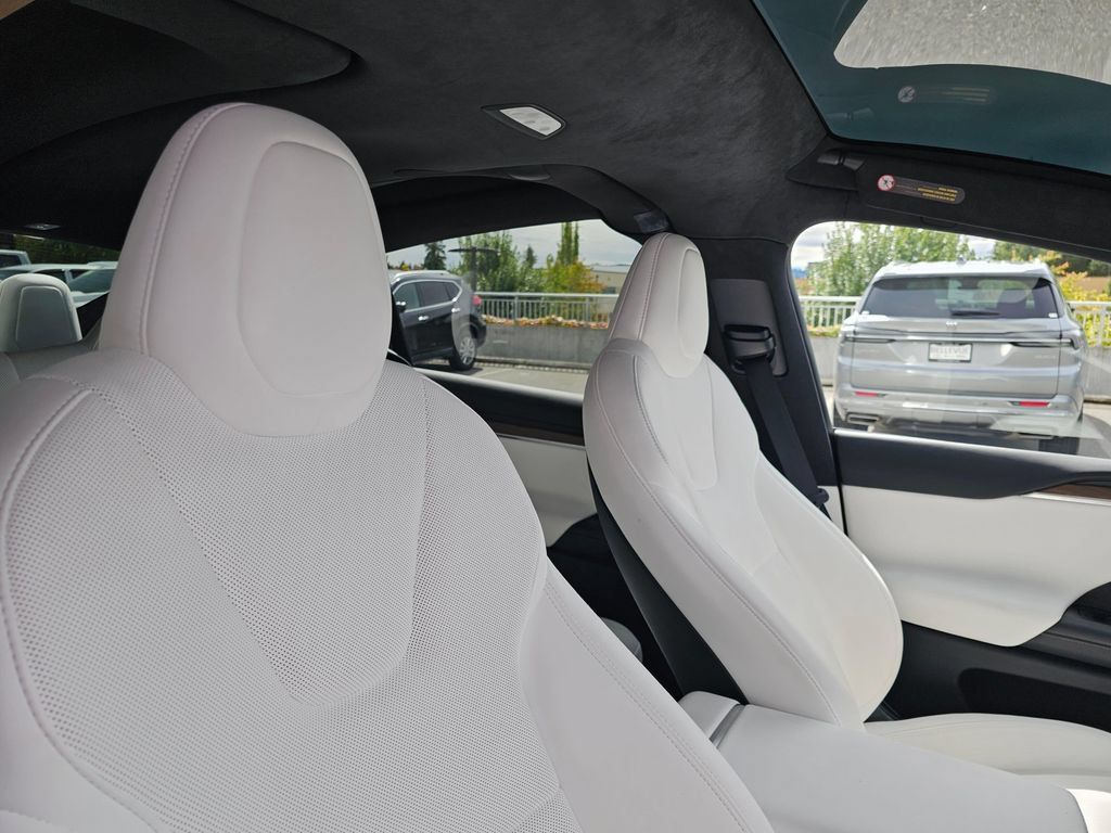 Used 2024 Tesla Model X AWD/4WD image 11