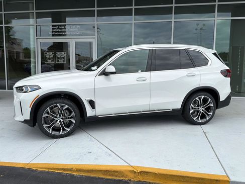 New 2026 BMW X5 xDrive40i AWD/4WD image 3