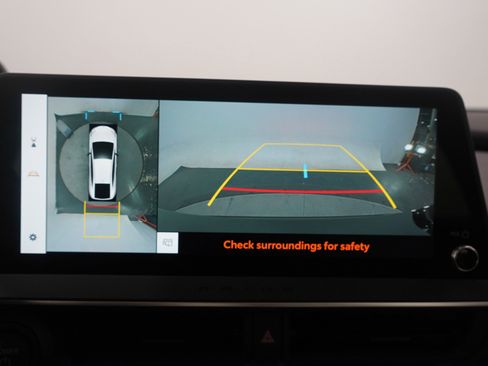 Used 2024 Toyota Prius Limited image 27