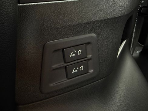 Used 2023 Lexus LX 600 4WD w/ Luxury Package image 30