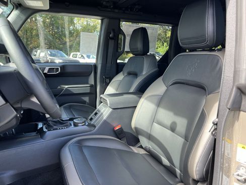 New 2025 Ford Bronco Outer Banks image 13