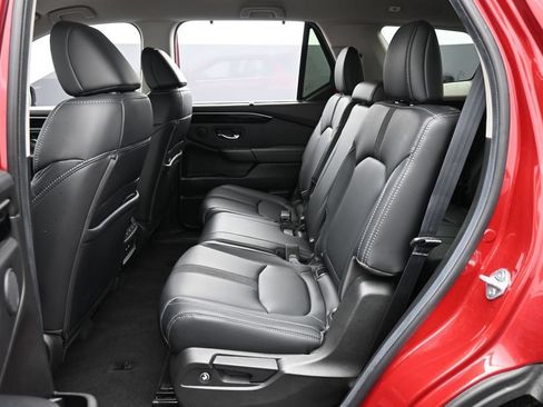 Used 2025 Honda Pilot EX-L image 26