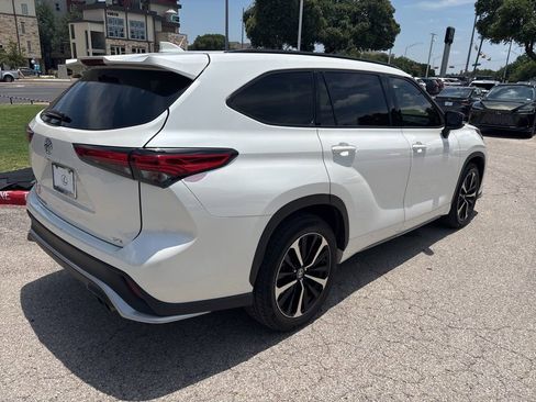 Used 2021 Toyota Highlander XSE FWD image 5