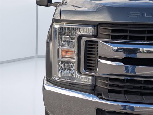 Used 2018 Ford F250 XLT image 9