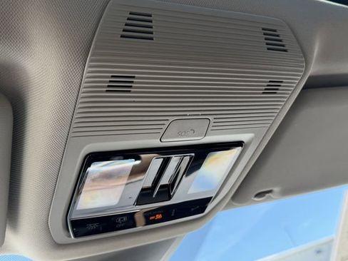 Used 2024 Volkswagen Atlas SE image 25