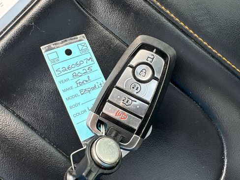 Used 2025 Ford Expedition Tremor AWD/4WD image 37