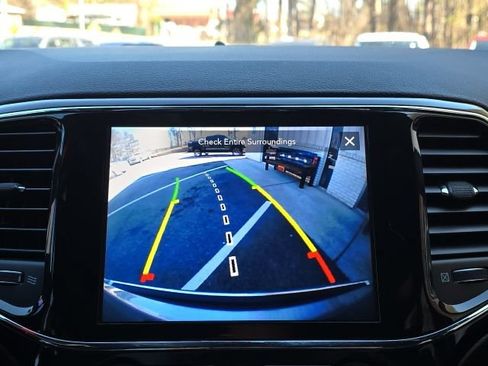 Used 2021 Jeep Grand Cherokee Limited w/ Premium Lighting Group image 32