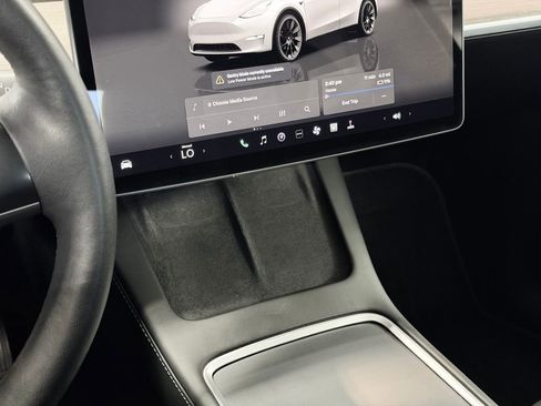 Used 2023 Tesla Model Y Long Range image 17