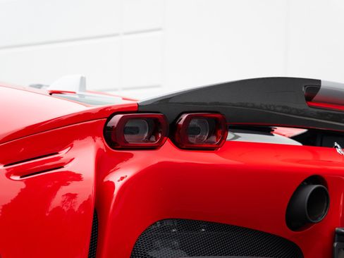 Used 2024 Ferrari SF90 Spider image 42