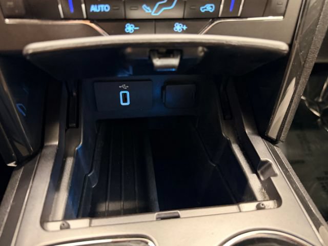 Used 2017 Ford Explorer XLT w/ Equipment Group 202A AWD/4WD image 19