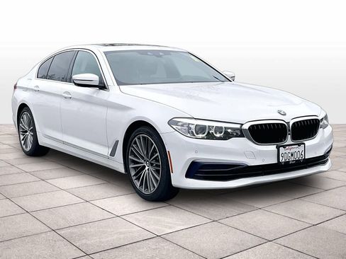 Used 2019 BMW 540i w/ Premium Package image 2