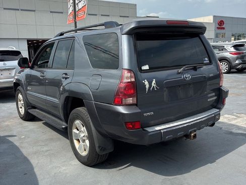 Used 2005 Toyota 4Runner SR5 AWD/4WD image 3