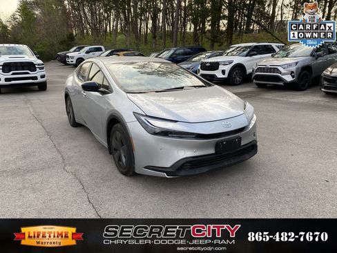 Used 2025 Toyota Prius LE image 3