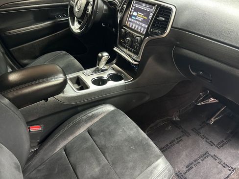 Used 2018 Jeep Grand Cherokee Altitude image 17