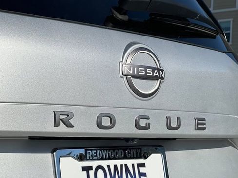 Used 2024 Nissan Rogue SV AWD/4WD image 33