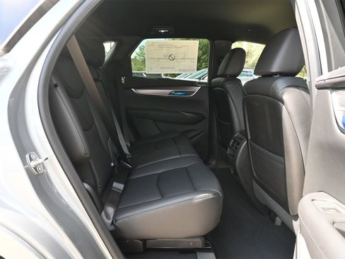 New 2025 Cadillac XT5 Luxury image 24