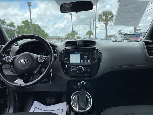 Used 2014 Kia Soul + w/ Audio Package FWD image 10