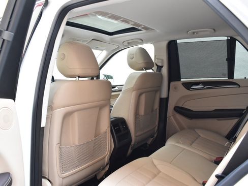 Used 2018 Mercedes-Benz GLE 350 w/ Premium 2 Package image 16