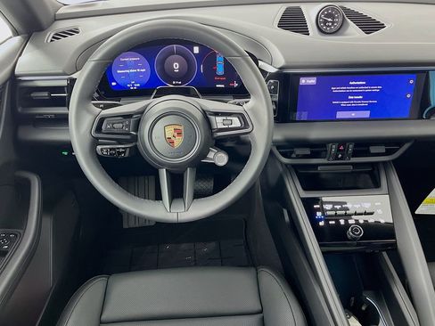 New 2026 Porsche Macan 4 Electric image 21