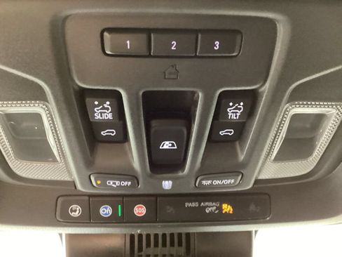 Used 2025 GMC Sierra 1500 AT4 w/ AT4 Preferred Package AWD/4WD image 24