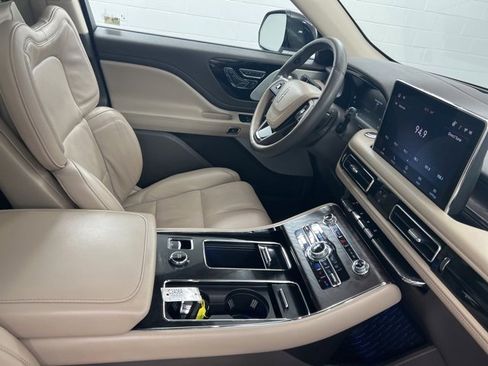 Used 2023 Lincoln Aviator Reserve w/ Equipment Group 201A image 26