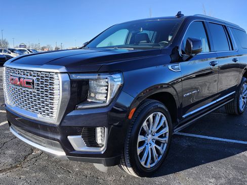 Used 2023 GMC Yukon XL Denali image 15
