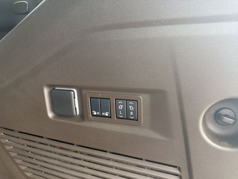Used 2025 GMC Yukon Elevation RWD image 25