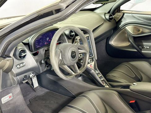 Used 2018 McLaren 720S Performance image 13