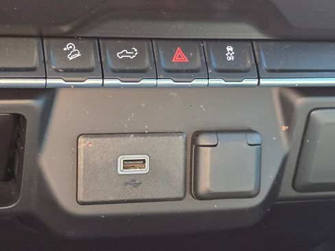 Used 2019 Chevrolet Silverado 1500 Custom Trail Boss w/ Custom Convenience Package AWD/4WD image 23