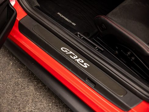 Certified 2019 Porsche 911 GT3 RS RWD image 34