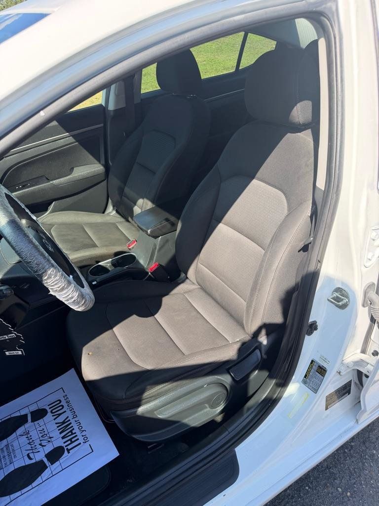 Used 2018 Hyundai Elantra SEL w/ Cargo Package FWD image 5