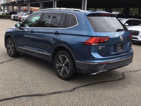 Used 2018 Volkswagen Tiguan SEL AWD/4WD image 3