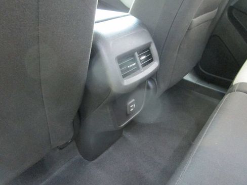 Used 2023 Chevrolet Equinox LS w/ LS Convenience Package FWD image 16