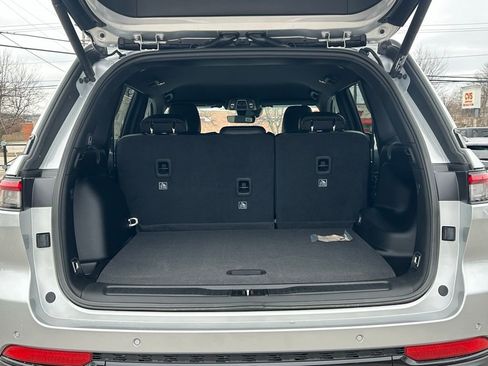 New 2025 Jeep Grand Cherokee Limited w/ Black Appearance Package image 8