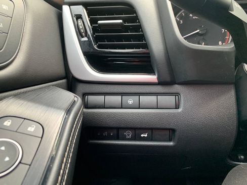Used 2023 Nissan Rogue SL FWD image 19