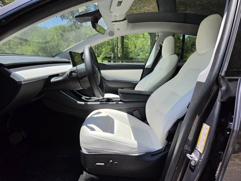 Used 2021 Tesla Model Y 2WD image 10