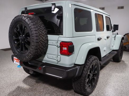 Used 2024 Jeep Wrangler Unlimited Sahara w/ Technology Group AWD/4WD image 7