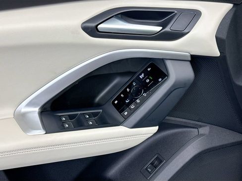 Certified 2025 Audi Q5 Premium Plus w/ Premium Plus AWD/4WD image 23