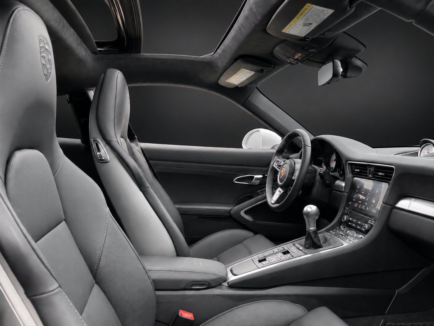 Used 2018 Porsche 911 Carrera image 2