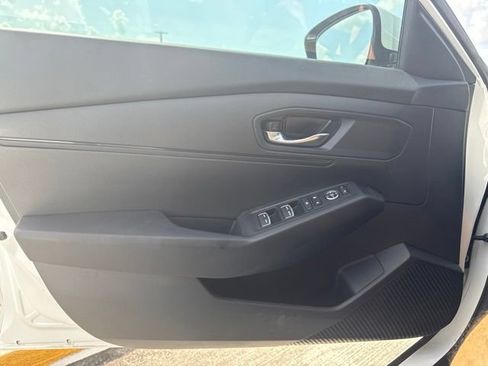 Used 2023 Honda Accord LX image 12