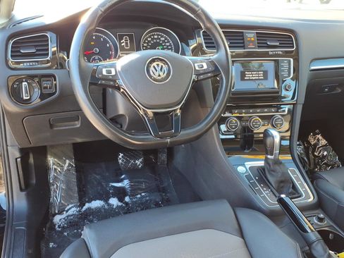 Used 2015 Volkswagen Golf SEL image 12