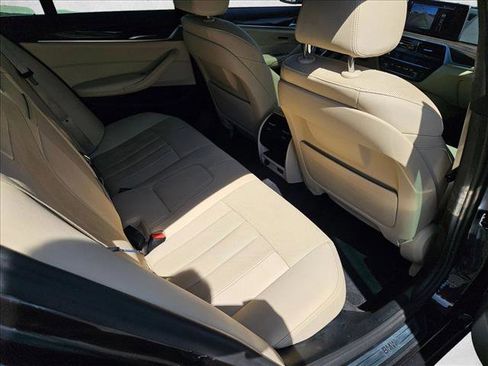 Used 2023 BMW 530i w/ Convenience Package image 19